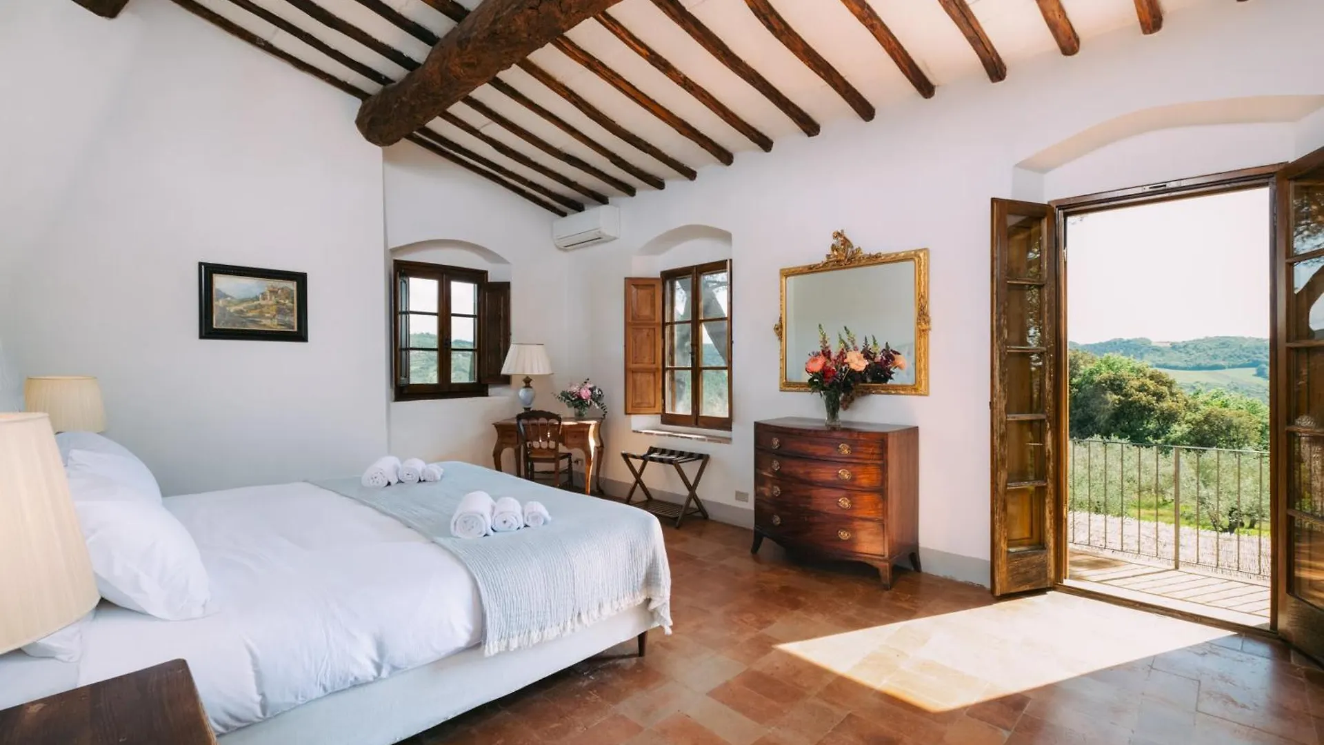 Villa La Corte By Mmega Fattoria Montecchio